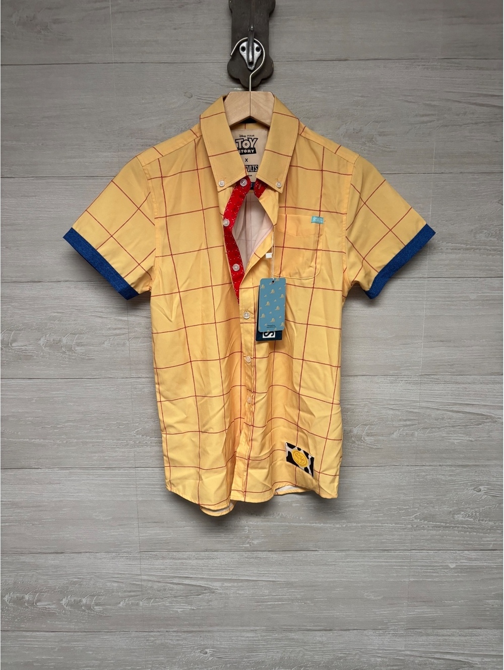 NWT | RSVLTS | Disney Pixar Toy Story Sheriff Woody Woven Button-Up. Size L.